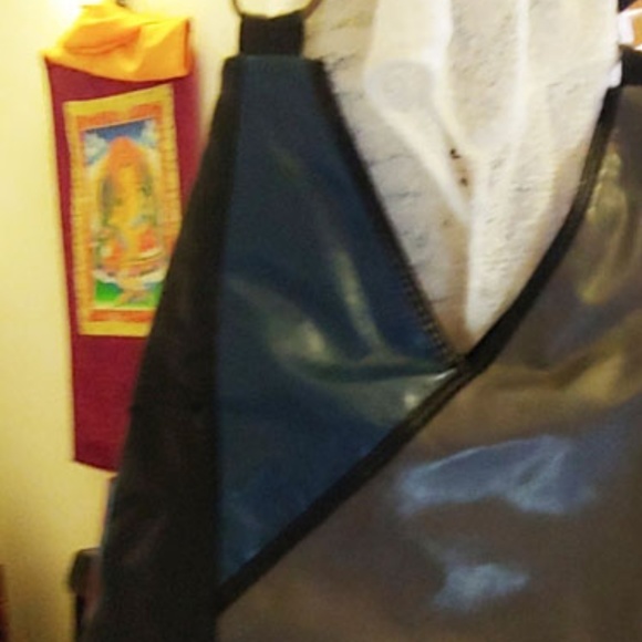 Fabulous Blue, Black, Grey Leather Purse - Picture 5 of 8